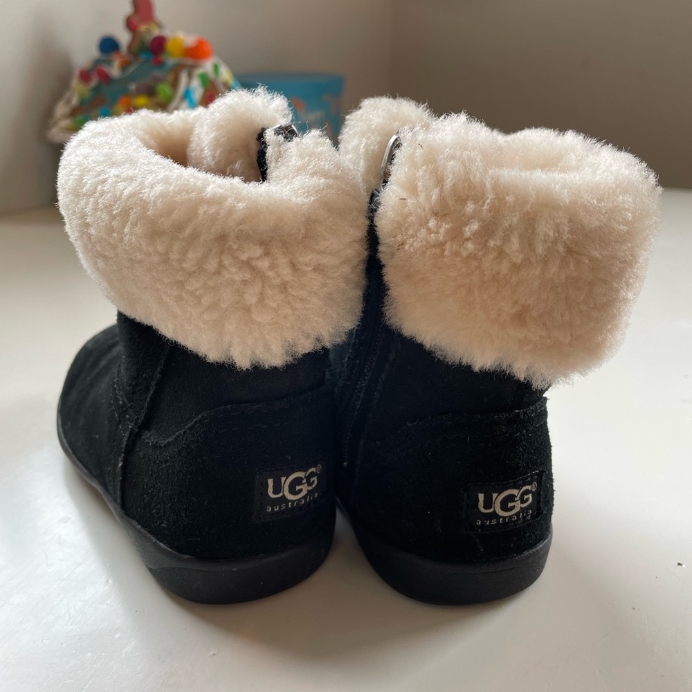 UGG boots toddler girl size 7